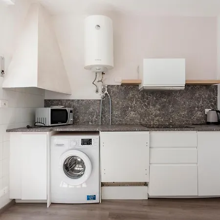 Altido Bright 2br Apt Right Next To The Waterfront Apartment